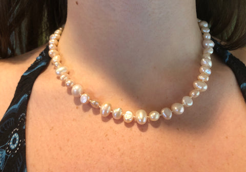 Sparkling: Pearl Necklace