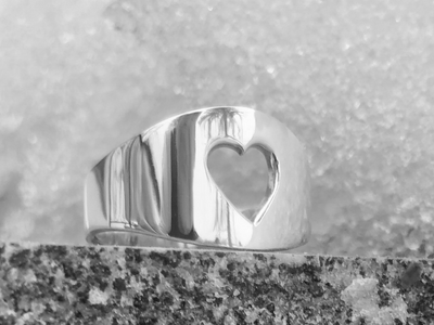 Queen of Hearts: Sterling Silver Ring Size 4.5-7.5